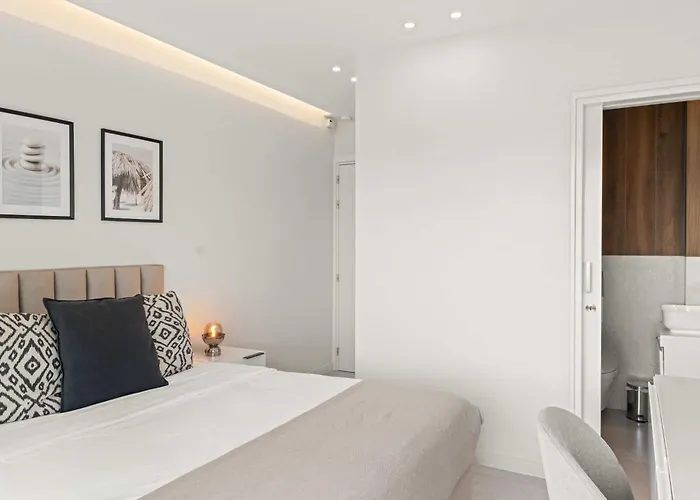 Phaedrus Living: Seaside Residences 01