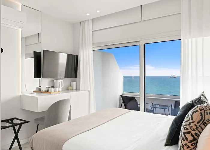 Phaedrus Living: Seaside Residences 01 * リマソール