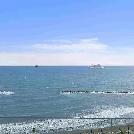Daire Phaedrus Living: Seaside Residences 01 Limasol